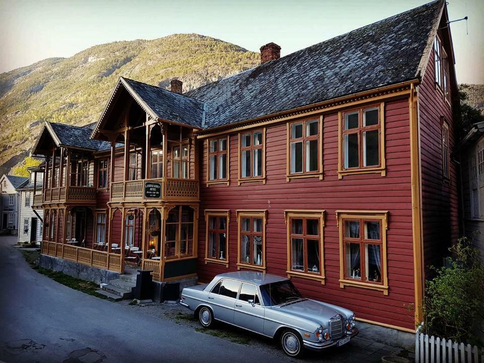 Laerdalsoren Motor Guesthouse Lærdalsøyri Dış mekan fotoğraf