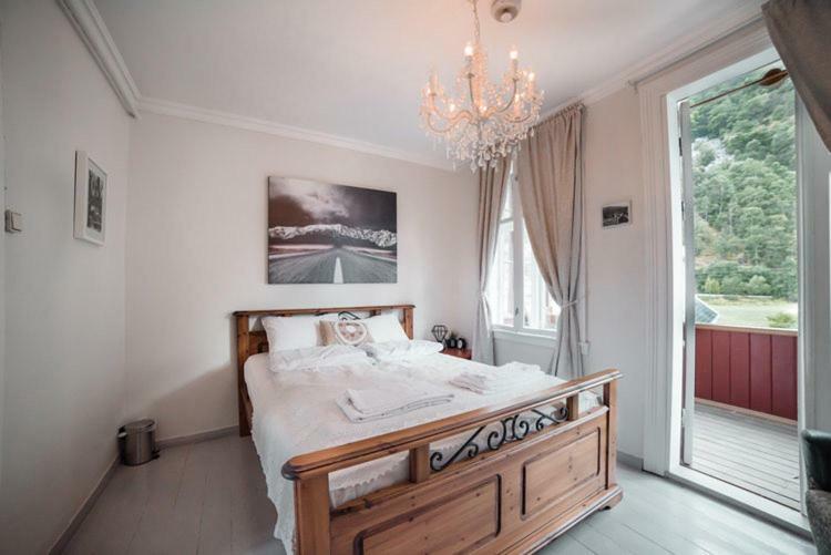 Laerdalsoren Motor Guesthouse Lærdalsøyri Dış mekan fotoğraf
