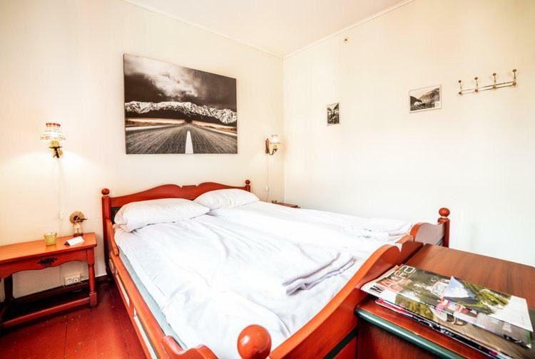 Laerdalsoren Motor Guesthouse Lærdalsøyri Dış mekan fotoğraf